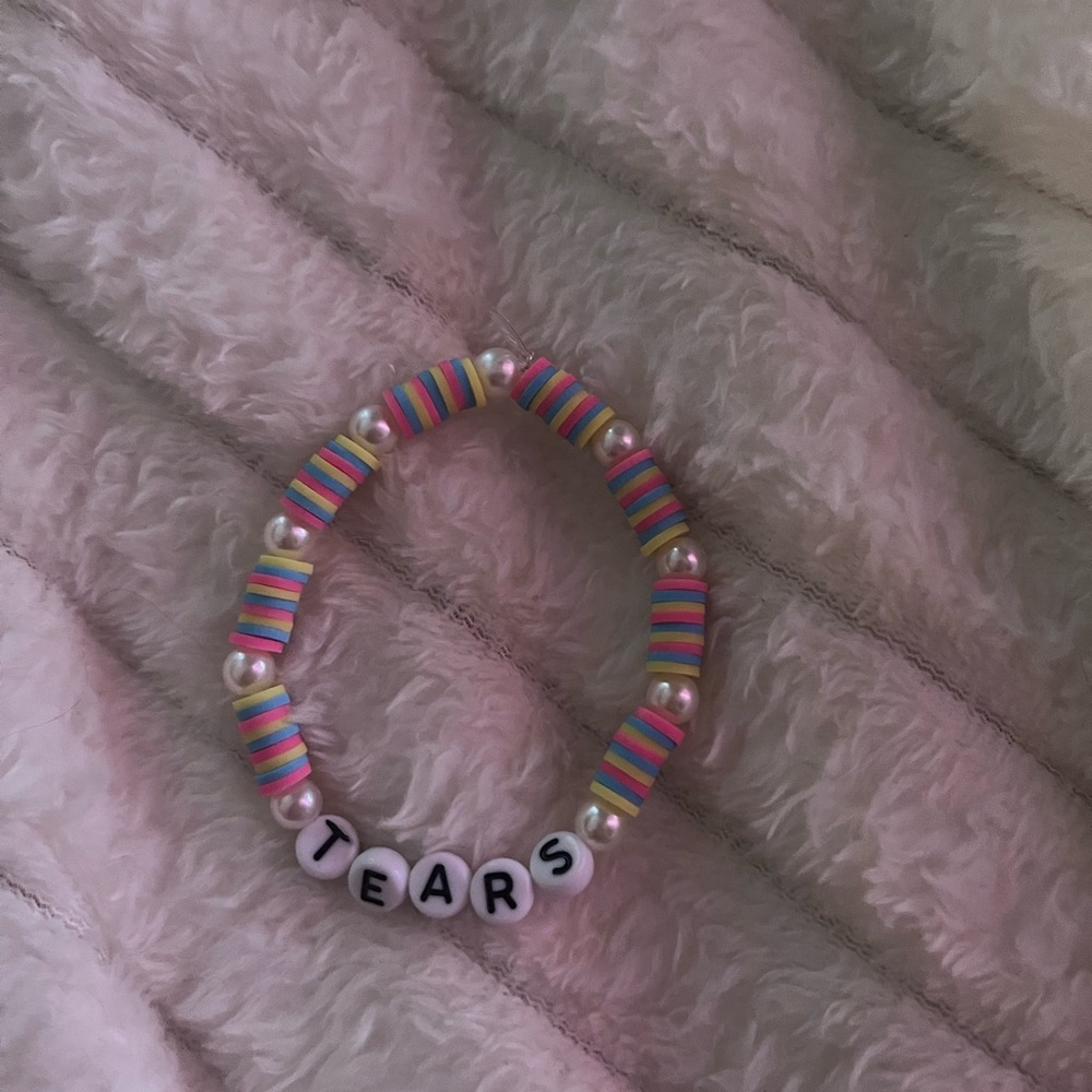 21 sabrina carpenter handmade concert worn bracelets! - Picture 6 of 16